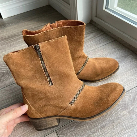 Suede Leather Zipper Western Ankle Boots Made in Portugal - Picture 2 of 16